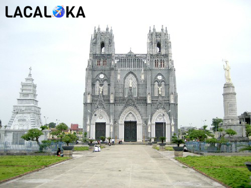 Vương Cung Thánh Đường Phú Nhai - Kiến trúc độc đáo