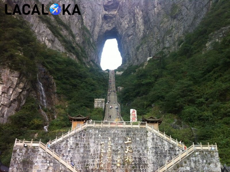 Cổng Trời Quản Bạ là địa điểm du lịch Hà Giang vô cùng nổi tiếng