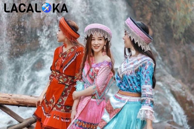 Vẻ đẹp rạng rỡ, nổi bật trong những bộ đồ truyền thống của người dân tộc