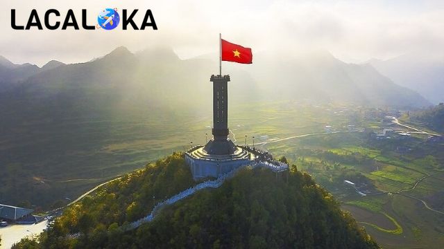 Cột cờ Lũng Cú được xem là biểu tượng của du lịch Hà Giang