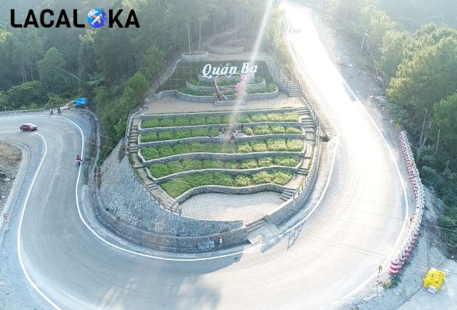 Quản Bạ là một huyện thuộc phía Tây Bắc Hà Giang