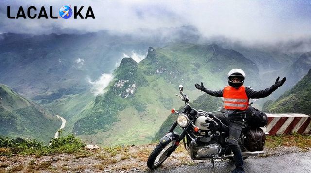 Mũ bảo hiểm kín, bền là vật dụng không thể thiếu khi hoàn thành lộ trình đường đi Hà Giang từ Hà Nội 