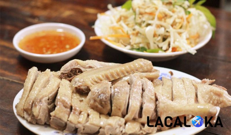 Quán cơm vịt Hàn Thuyên là địa chỉ quen thuộc của nhiều khách du lịch Nha Trang