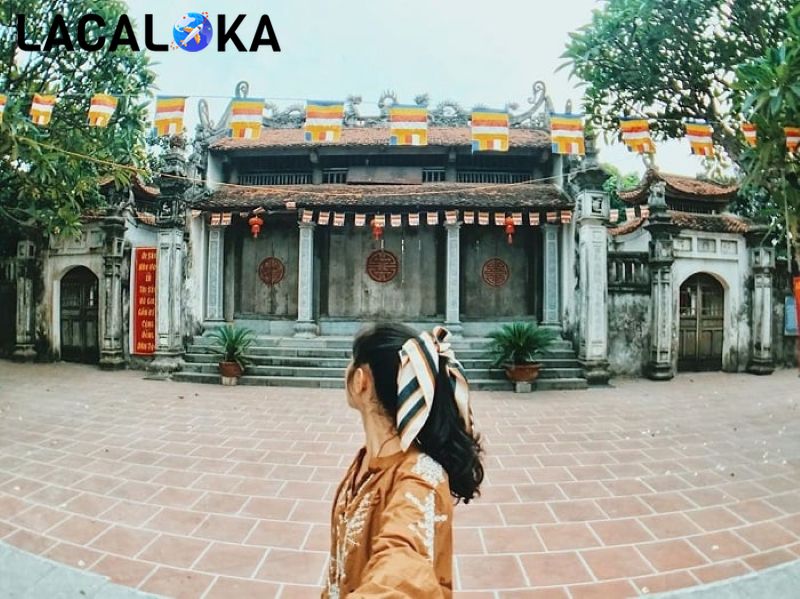 Chùa Bà Đanh là địa điểm du lịch nổi tiếng gần xa