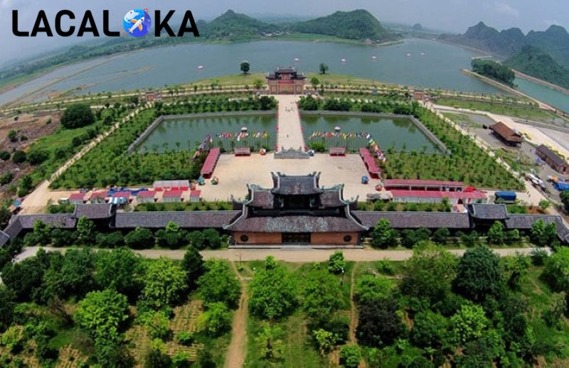 Góc nhìn từ trên cao toàn cảnh cố đô Hoa Lư Ninh Bình
