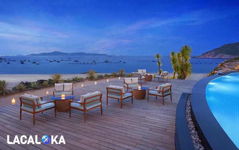 Bãi biển riêng tư tại AVANI Quy Nhơn Resort & Spa