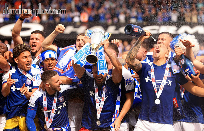 Câu Lạc Bộ Bóng Đá Ipswich Town: Hành Trình Trở Lại Ánh Hào Quang Xưa